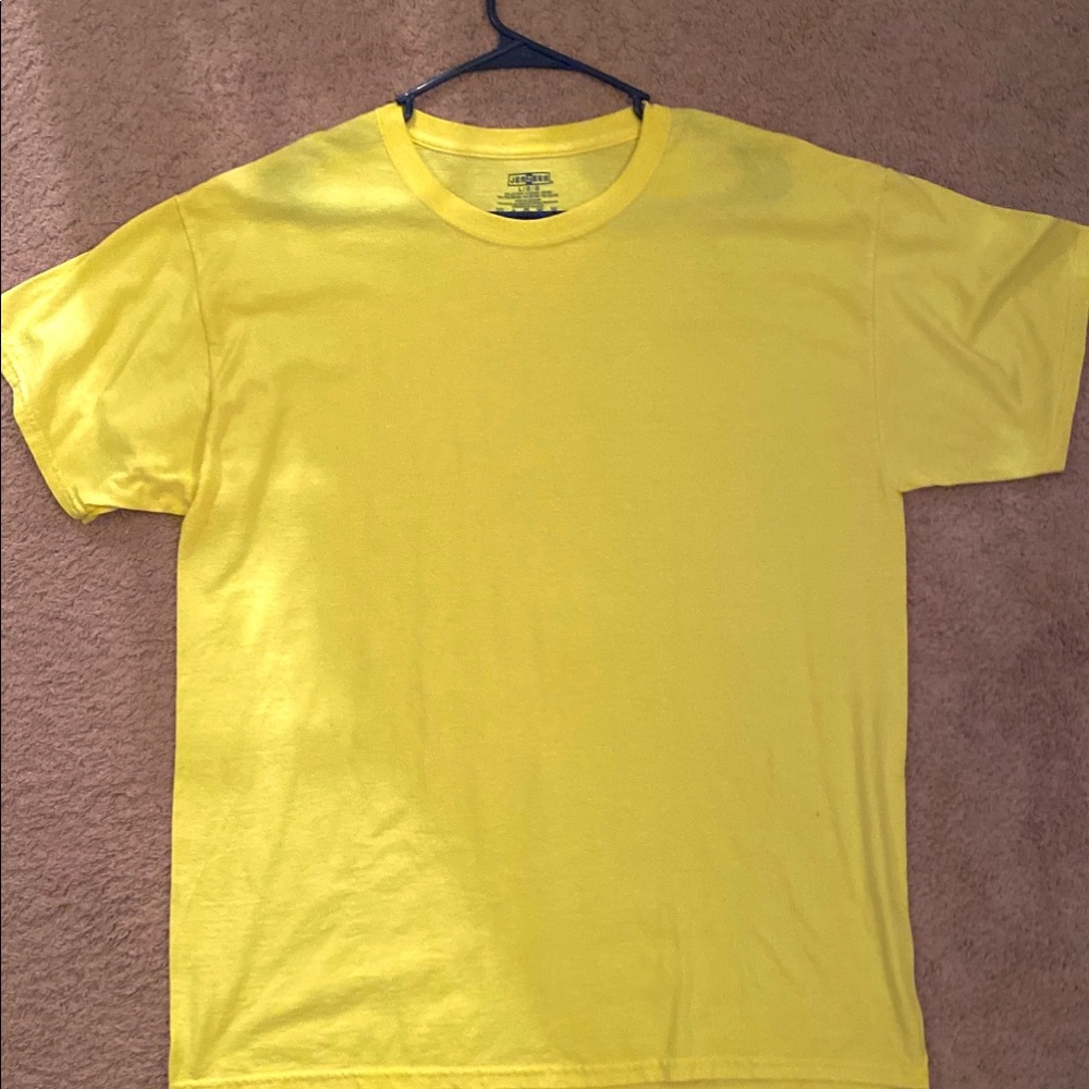 Jerzees T-shirt.